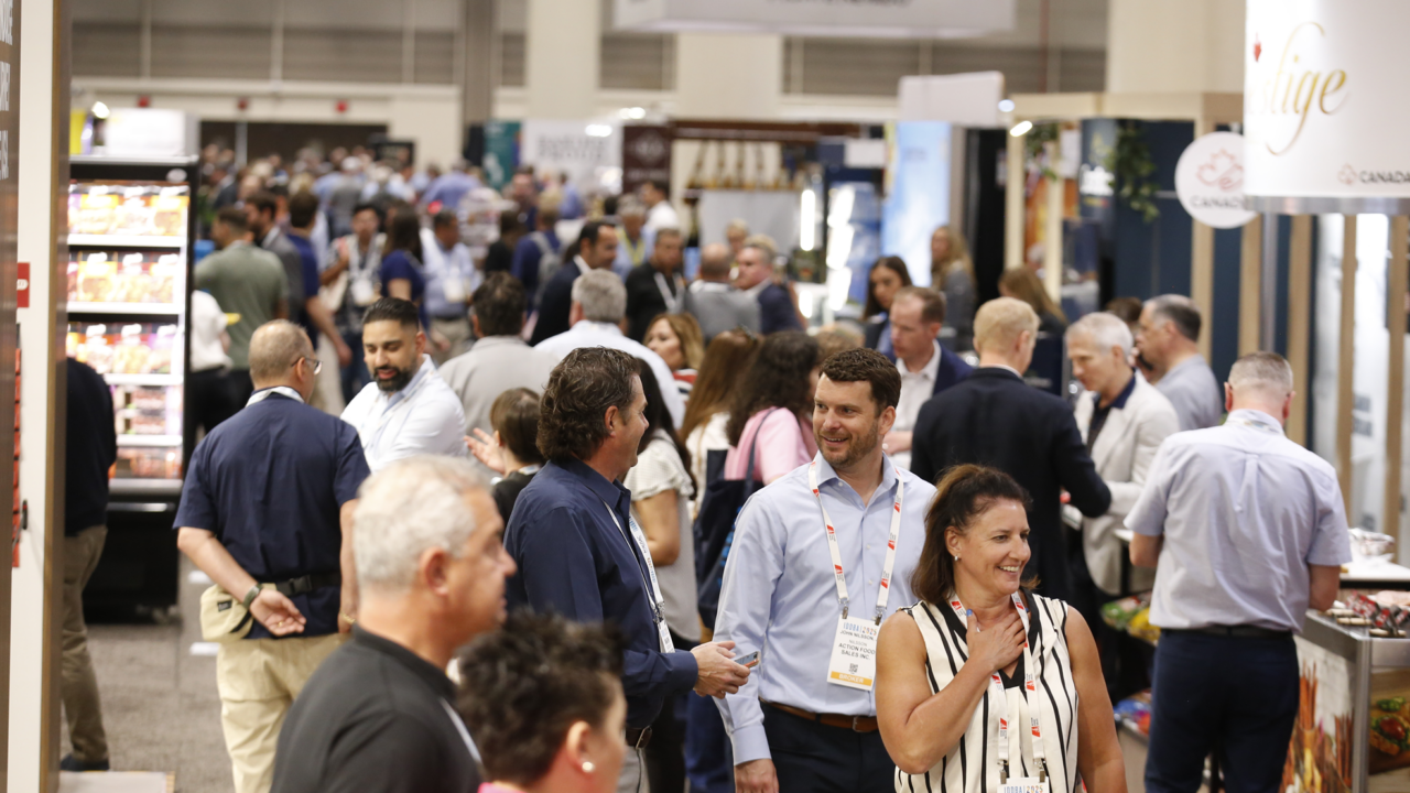 Photo of crowds at IDDBA show